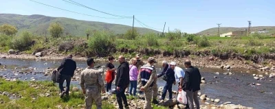 Karako&ccedil;an&rsquo;da deredeki balık &ouml;l&uuml;mleri i&ccedil;in numuneler alındı
