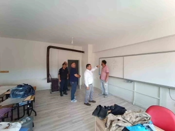 Karak&ouml;y ilkokulunda inceleme yaptı
