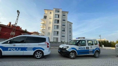 Karaman&rsquo;da 5&rsquo;inci kattan d&uuml;şen &ouml;ğretmen hayatını kaybetti