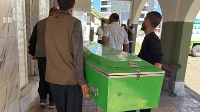 Karaman&rsquo;daki kazada &ouml;len 3 kardeş Siverek&rsquo;te yan yana toprağa verildi