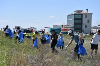 Karapınar&rsquo;da &ccedil;&ouml;p toplama etkinliği
