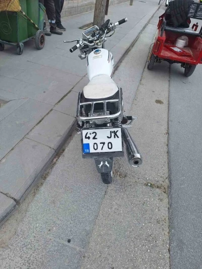 Karapınar&rsquo;da motosikletler &ccedil;arpıştı: 3 yaralı
