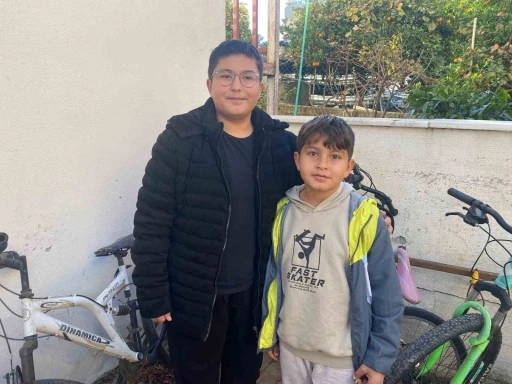 Kardeşinin &ccedil;alınan bisikleti, 13 yaşındaki &ccedil;ocuğu dedektif yaptı

