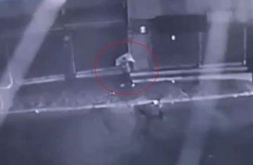 Karısını &ouml;ld&uuml;r&uuml;p &ccedil;&ouml;pe atan zanlı tutuklandı
