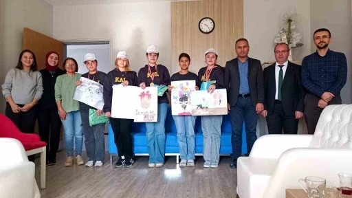 Karpuzlu&rsquo;da dereceye giren lise &ouml;ğrencileri &ouml;d&uuml;llendirildi
