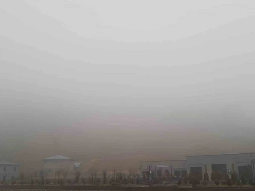 Kars siste kayboldu, bazı u&ccedil;ak seferleri ertelendi