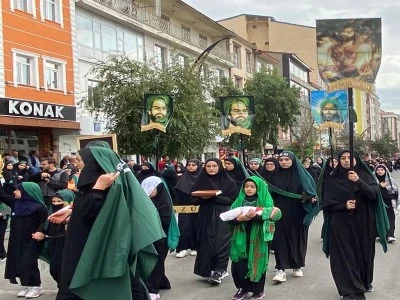 Kars&rsquo;ta binlerce kişi Kerbela şehitlerini andı