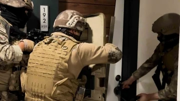 Kars&rsquo;ta binlerce kişinin banka hesaplarını ele ge&ccedil;iren &ccedil;ete &ccedil;&ouml;kertildi
