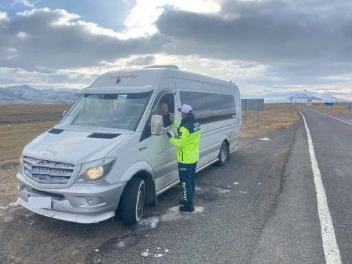 Kars&rsquo;ta Jandarmadan şok g&uuml;venlik uygulamaları
