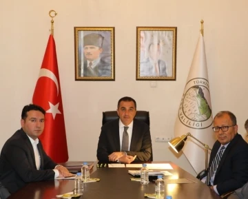 Kars&rsquo;ta muhtarlar toplantısı s&uuml;r&uuml;yor
