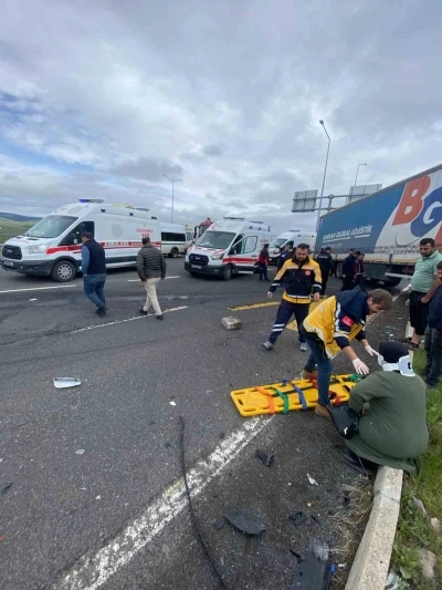 Kars&rsquo;ta trafik kazası: 2&rsquo;si ağır 4 yaralı
