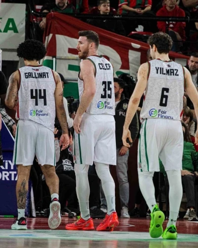 Karşıyaka Basketbol i&ccedil;in tehlike &ccedil;anları &ccedil;alıyor
