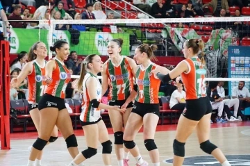 Karşıyaka Voleybol&rsquo;un Sultanlar Ligi hayalleri seneye kaldı
