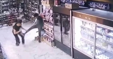 Kartal&rsquo;da tekel bayi i&ccedil;inde bı&ccedil;aklı sopalı kavga: 4 yaralı
