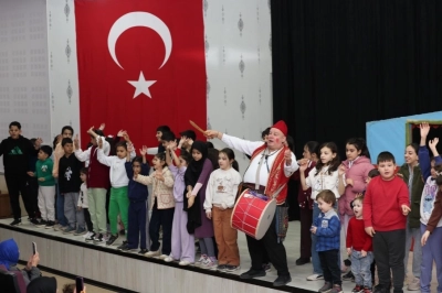Kartepe&rsquo;de Minikler Tiyatroyla Eğlendi