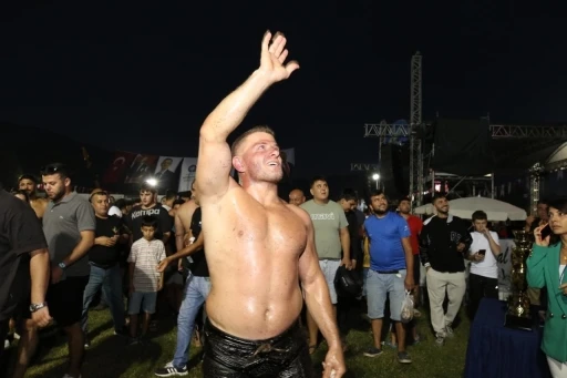 Kaş G&uuml;reşleri&rsquo;nin Başpehlivanı İsmail Balaban oldu
