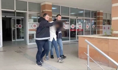 Kastamonu&rsquo;da &ccedil;aldıkları ara&ccedil;la yakalanan ş&uuml;pheli tutuklandı