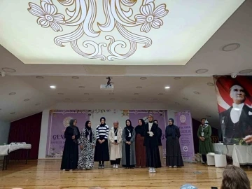 Kastamonu&rsquo;da gen&ccedil; hafızlar, Kur&rsquo;an-ı Kerim&rsquo;i g&uuml;zel okumak i&ccedil;in yarıştı
