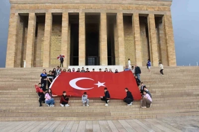 Kastamonu&rsquo;da &ouml;ğrencilerden Anıtkabir ziyareti
