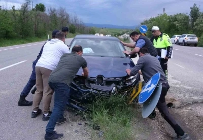 Kastamonu&rsquo;da &uuml;&ccedil; ara&ccedil; &ccedil;arpıştı: 5 yaralı