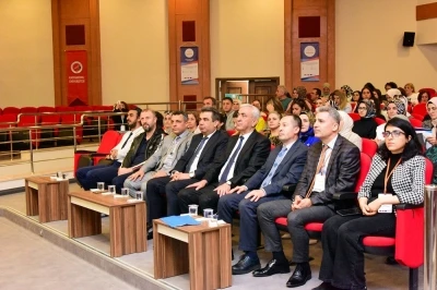 Kastamonu &Uuml;niversitesi&rsquo;nde Dijital Yeterlilik Konferansı ve &Ccedil;alıştayı yapıldı
