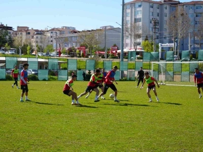 Kastamonuspor, Beykoz Anadoluspor ma&ccedil;ının hazırlıklarını s&uuml;rd&uuml;r&uuml;yor
