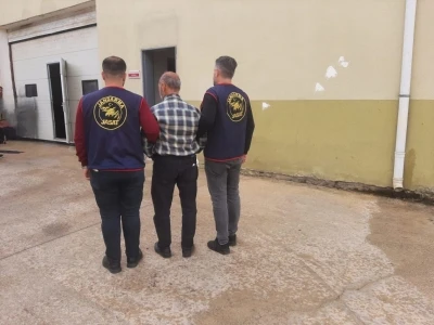 Kasten &ouml;ld&uuml;rme su&ccedil;undan aranan h&uuml;k&uuml;ml&uuml; yakalandı
