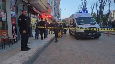 Kavga sırasında silahlıyla kendini vurdu