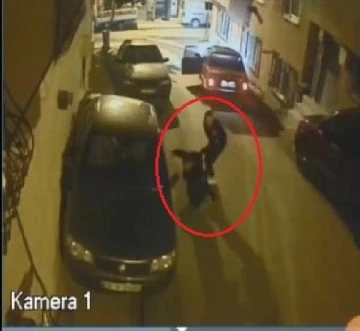 Kavga sırasında s&uuml;r&uuml;c&uuml; d&uuml;şt&uuml;, otomobil duvara &ccedil;arptı