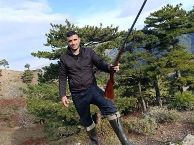 Kavgada birbirini bı&ccedil;akladılar: 1 &ouml;l&uuml;, 1 yaralı