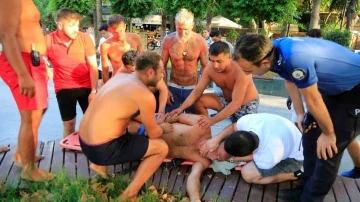 Kayalıklardan d&uuml;şen şahsı kurtarmak i&ccedil;in ekipler zamanla yarıştı
