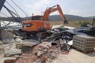 Kayapa&rsquo;da Ka&ccedil;ak Fabrika Yıkıldı