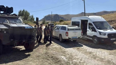 Kayıp bebeğin annesi baba ve yakınlarını su&ccedil;ladı
