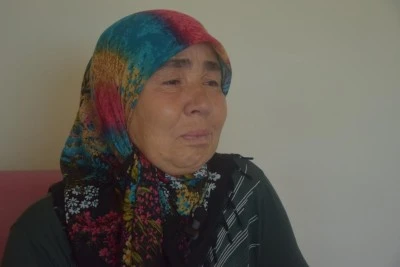 Kayıp olan &uuml;niversiteli Zeynep'in annesi perişan durumda