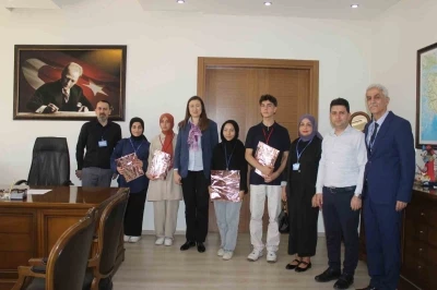 Kaymakam Polat, başarılı &ouml;ğrencileri ağırladı
