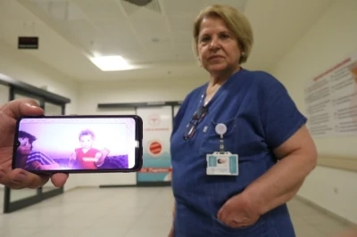 Kaynanasının eline doğduğunu kız isteme merasiminde fark etti
