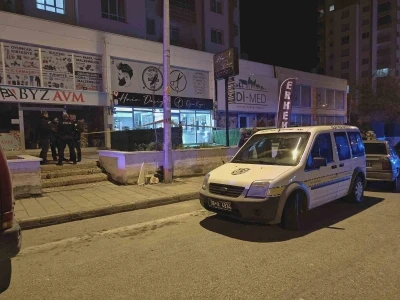 Kayseri&rsquo;de bı&ccedil;aklı kavga: 2 yaralı
