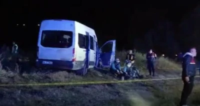 Kayseri&rsquo;de feci kaza: İş&ccedil;i servisleriyle kep&ccedil;e &ccedil;arpıştı: 1 &ouml;l&uuml;, 15 yaralı