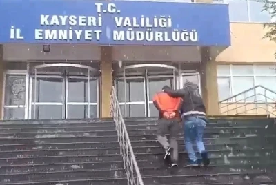 Kayseri&rsquo;de kesinleşmiş hapis cezasıyla aranan 2 şahıs yakalandı