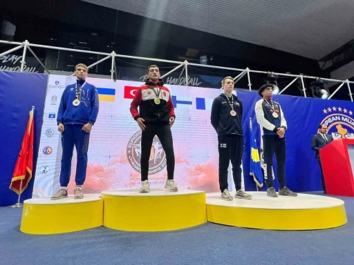 Kayserili sporculardan Kosova&rsquo;da 3 altın madalya
