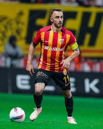 Kayserispor Kaptanı G&ouml;khan Sazdağı: "Gemiyi limana yanaştırdık"
