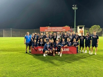 Kayserispor U17 takımı &uuml;&ccedil;&uuml;nc&uuml; oldu
