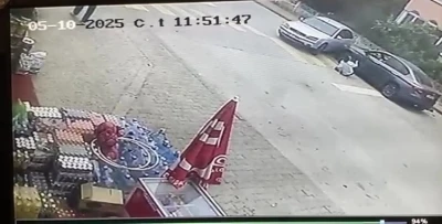 Kazada aracın altında kalmaktan son anda kurtuldu
