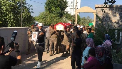 Kazada hayatını kaybeden &ouml;zel harekat polisi son yolculuğuna uğurlandı