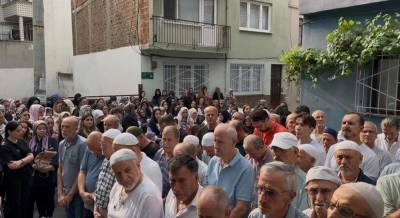 Kazada yaşamını yitiren kız kardeşlere acı veda