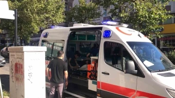 Kazaya karışan el arabalı hurdacı olay yerinden ka&ccedil;tı
