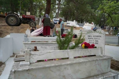 Kazdağları eteklerindeki mezarlıkta 600 yıllık Hıdırellez geleneği s&uuml;rd&uuml;r&uuml;l&uuml;yor
