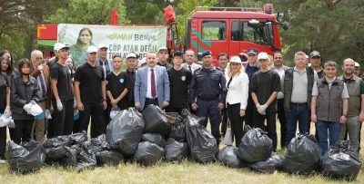 Kazdağları&rsquo;nda yarım saatte yarım ton atık ve &ccedil;&ouml;p topladılar

