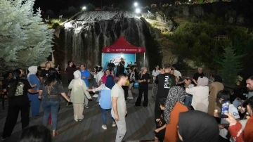 Ke&ccedil;i&ouml;ren&rsquo;de "Yaza Merhaba" konserleri devam ediyor
