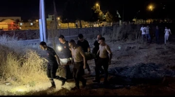 Kediyi kurtarmak isterken d&uuml;şt&uuml;ğ&uuml; derede mahsur kaldı